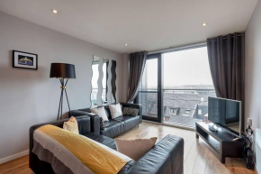 Modern Riverfront Apt. 10 mins from Hydro/SECC Glasgow